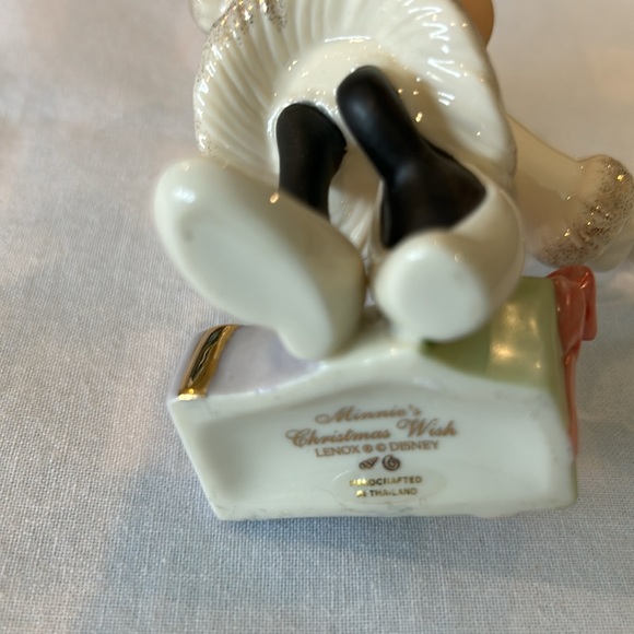 Disney’s Lennox Minnie mouse Christmas wish for buy one and a half inches - Picture 6 of 7